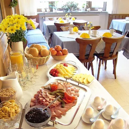 بيت ضيافة Landhaus-pension Zum Waffenschmied